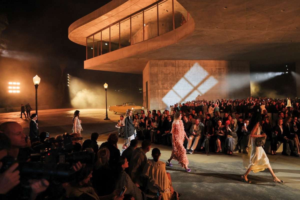 Jonathan Anderson’s Hollywood-Inspired Dior Debut Signals a New Era for Luxury Fashion