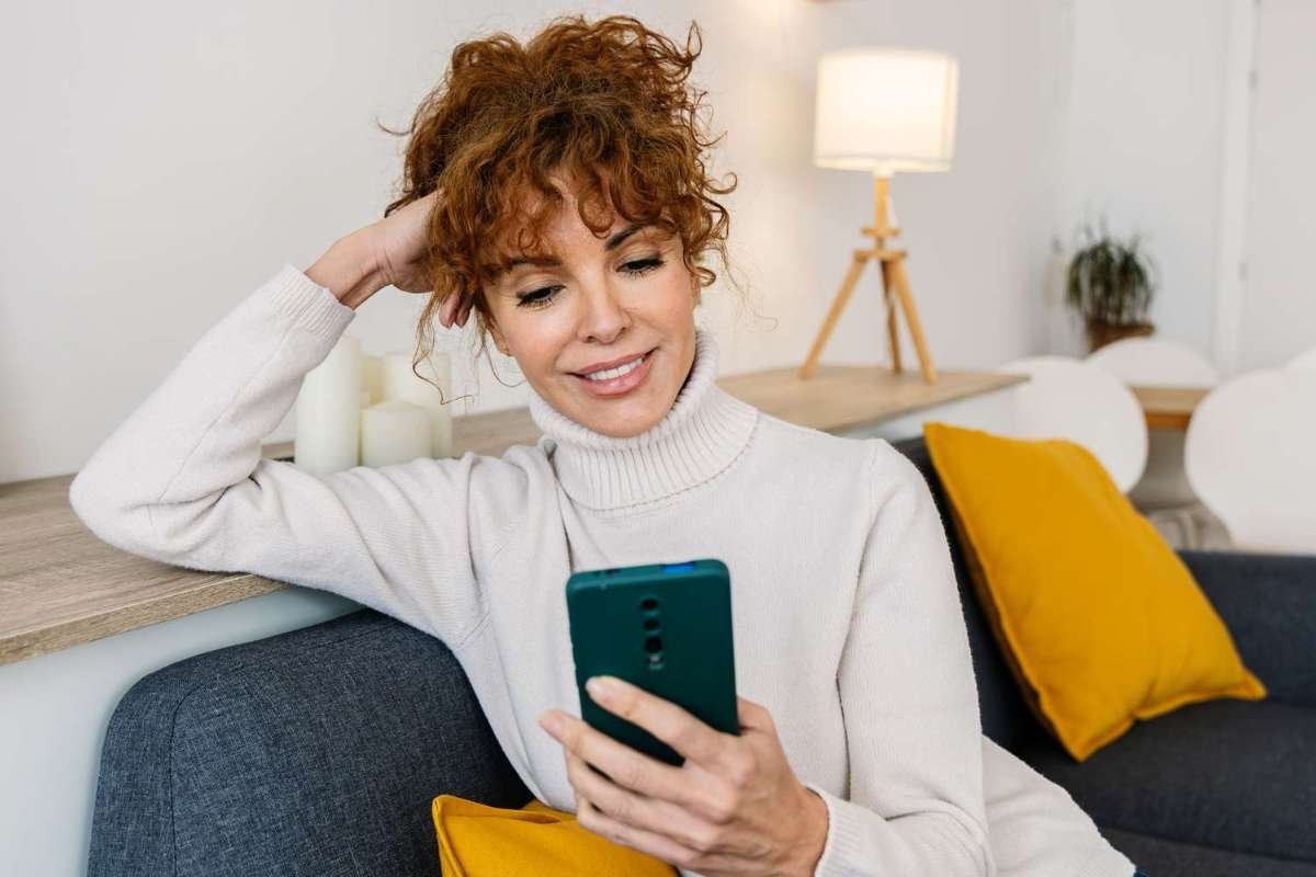 You Reach for Your Phone Without Thinking | CIO Women Magazine