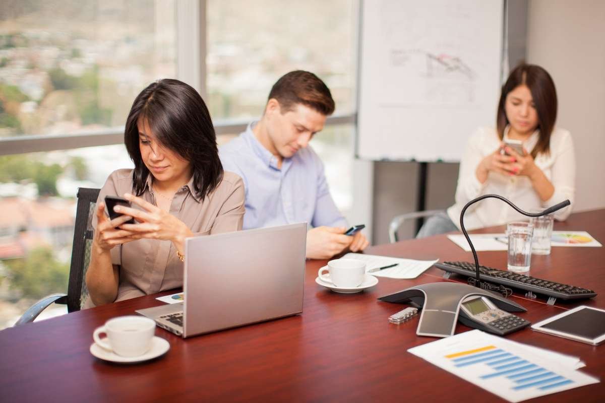 External Distractions | CIO Women Magazine 