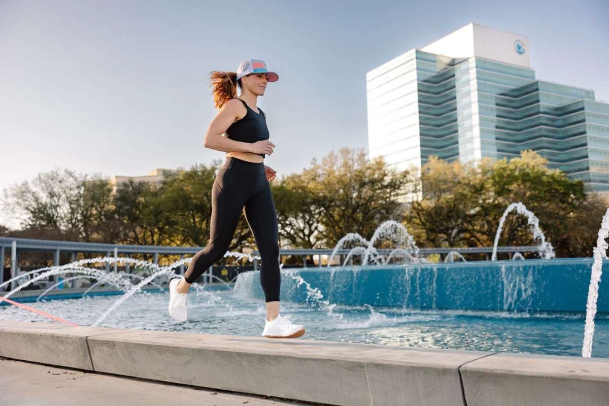 How Do You Manage Your Hair and Headwear Without Distractions | CIO Women Magazine 
