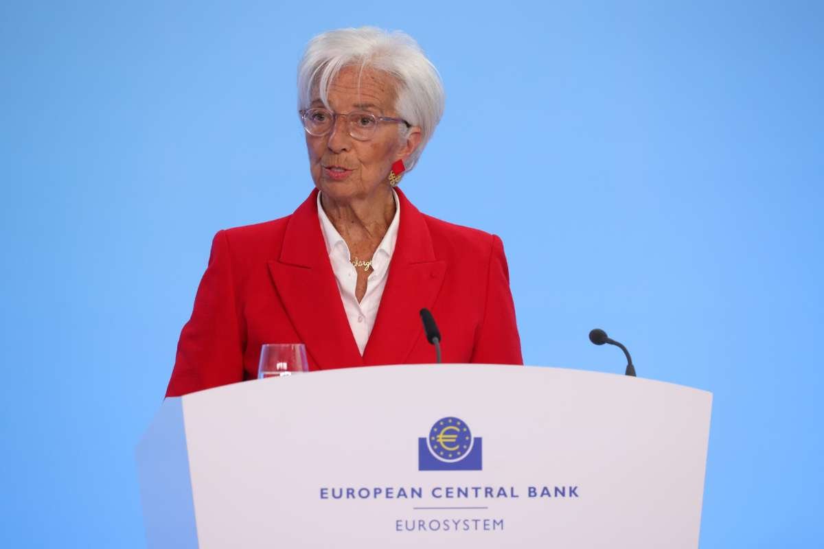 ECB Holds Interest Rates Steady as Iran Tensions Complicate Inflation Fight