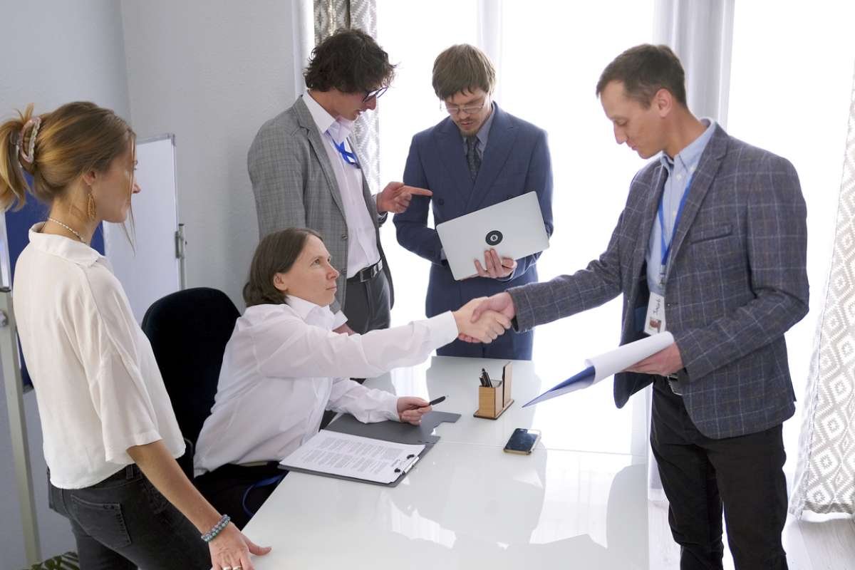 B2B Negotiation Tactics: 10 Ways to Protect Your Margins | CIO Women Magazine