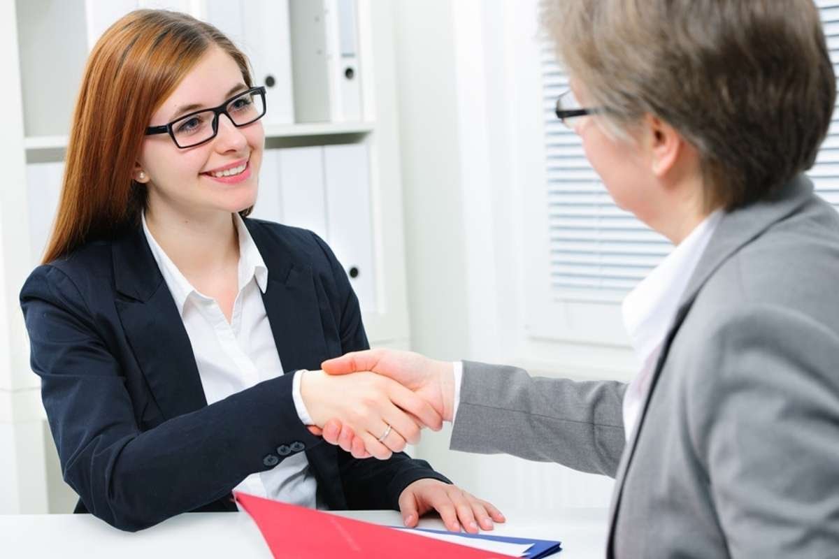 Body Language and Negotiation: Powerful Tips for Women | CIO Women Magazine